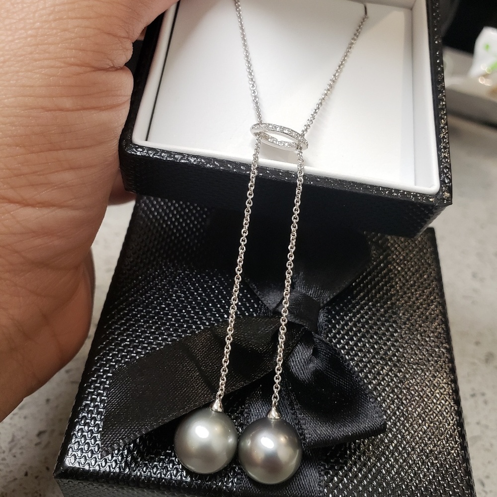 18kt white gold pearl necklace